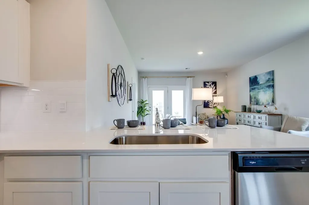 2219 Quinn White House TN 37188