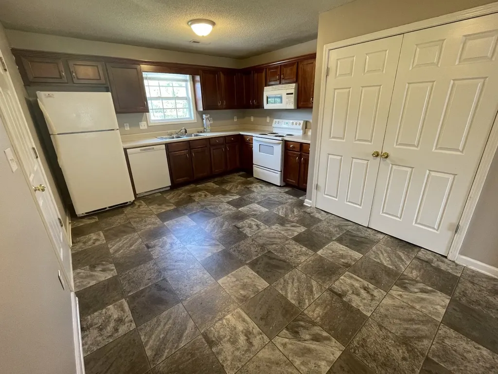 1031 Mcclardy Road Clarksville TN 37042
