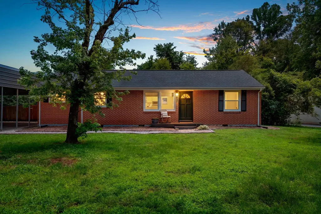 201 Pleasant Drive Columbia TN 38401