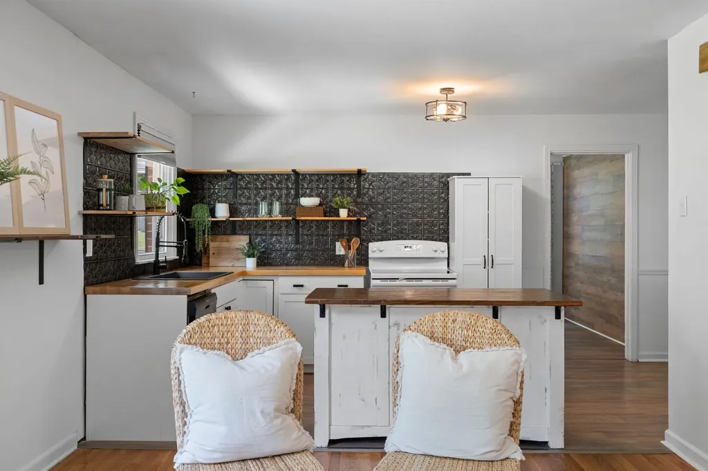 201 Pleasant Drive Columbia TN 38401