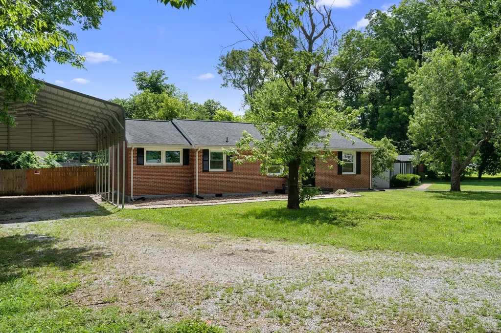 201 Pleasant Drive Columbia TN 38401