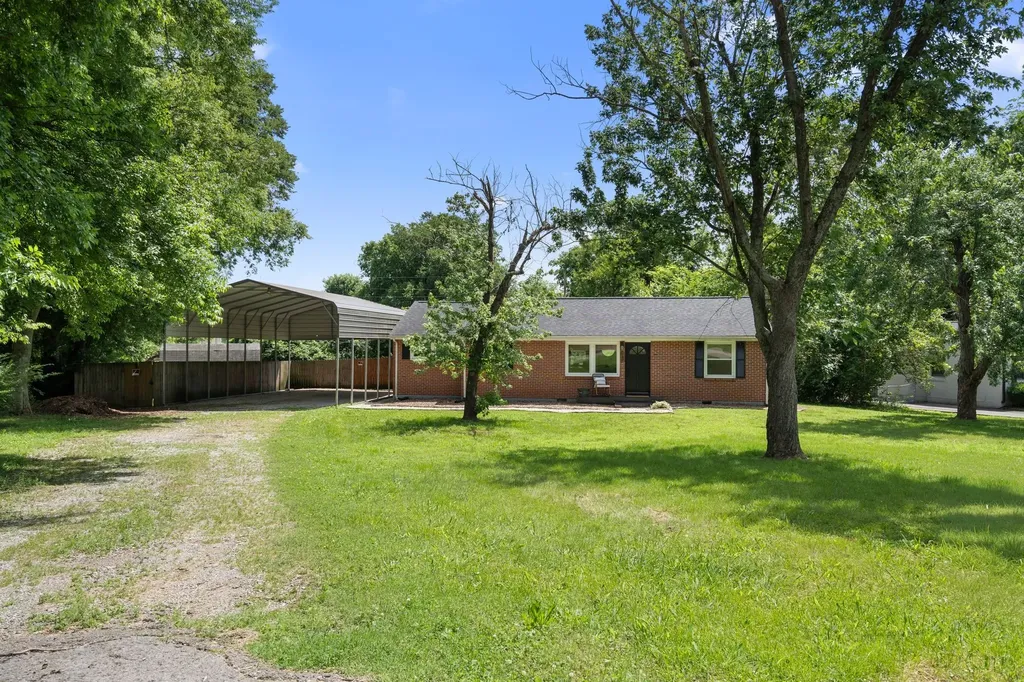201 Pleasant Drive Columbia TN 38401