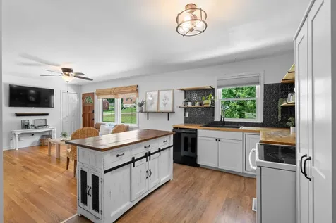 201 Pleasant Drive Columbia TN 38401