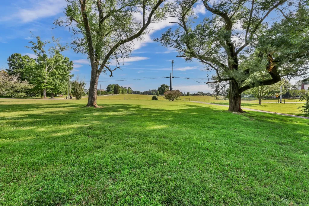 3675 Sango Road Clarksville TN 37043