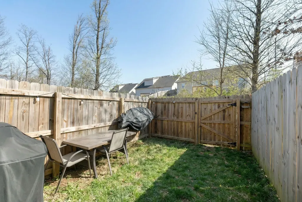 8110 Logan Drive La Vergne TN 37086