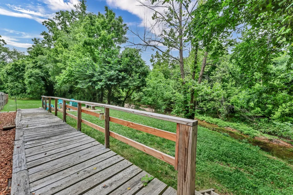 4980 Shiloh Bridge Road Cumberland Furnace TN 37051