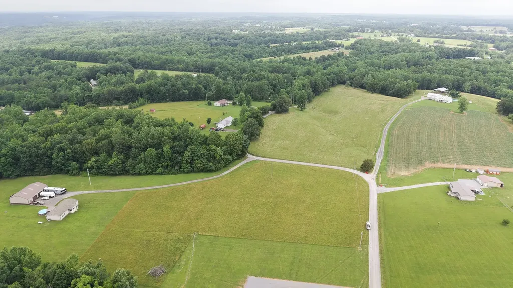 5475 King Robert Lane Westmoreland TN 37186