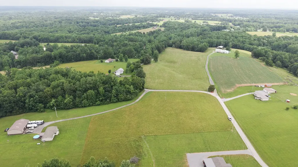 5475 King Robert Lane Westmoreland TN 37186