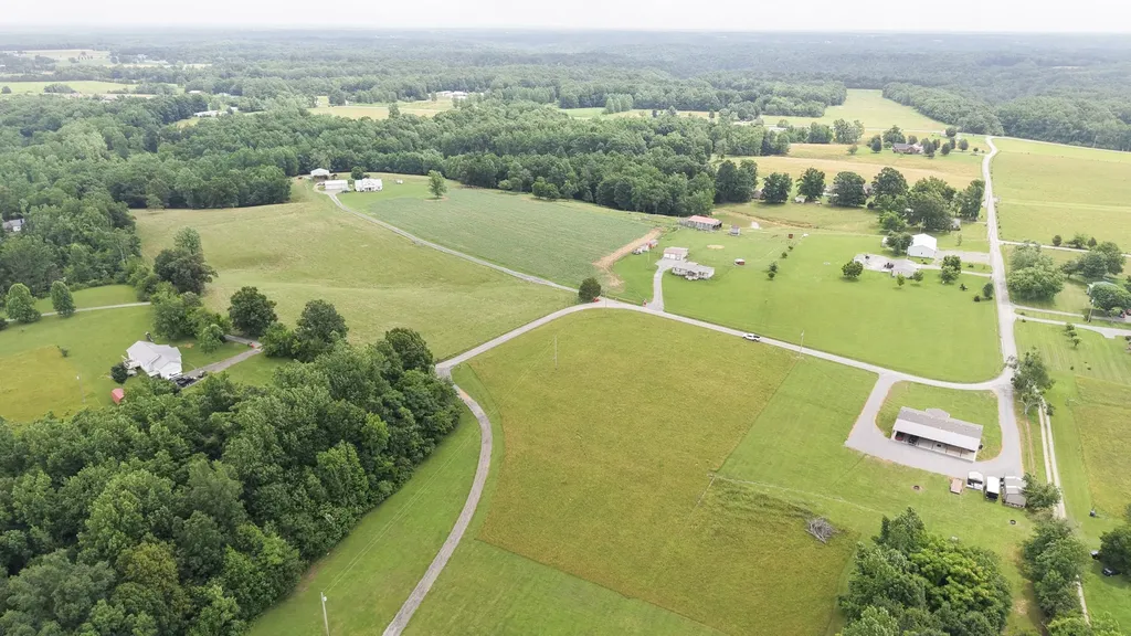 5475 King Robert Lane Westmoreland TN 37186