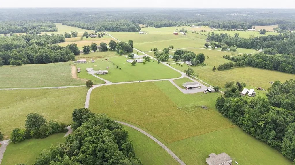 5475 King Robert Lane Westmoreland TN 37186