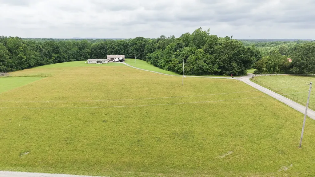 5475 King Robert Lane Westmoreland TN 37186