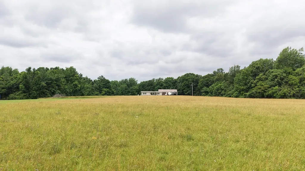 5475 King Robert Lane Westmoreland TN 37186