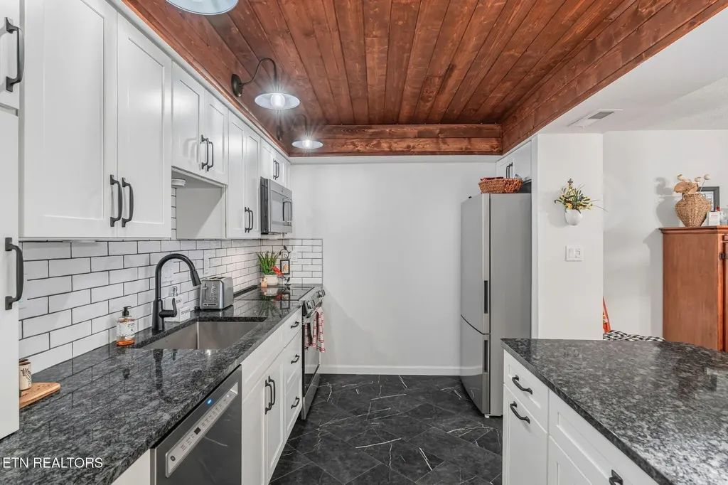453 Amanda Circle Knoxville TN 37922