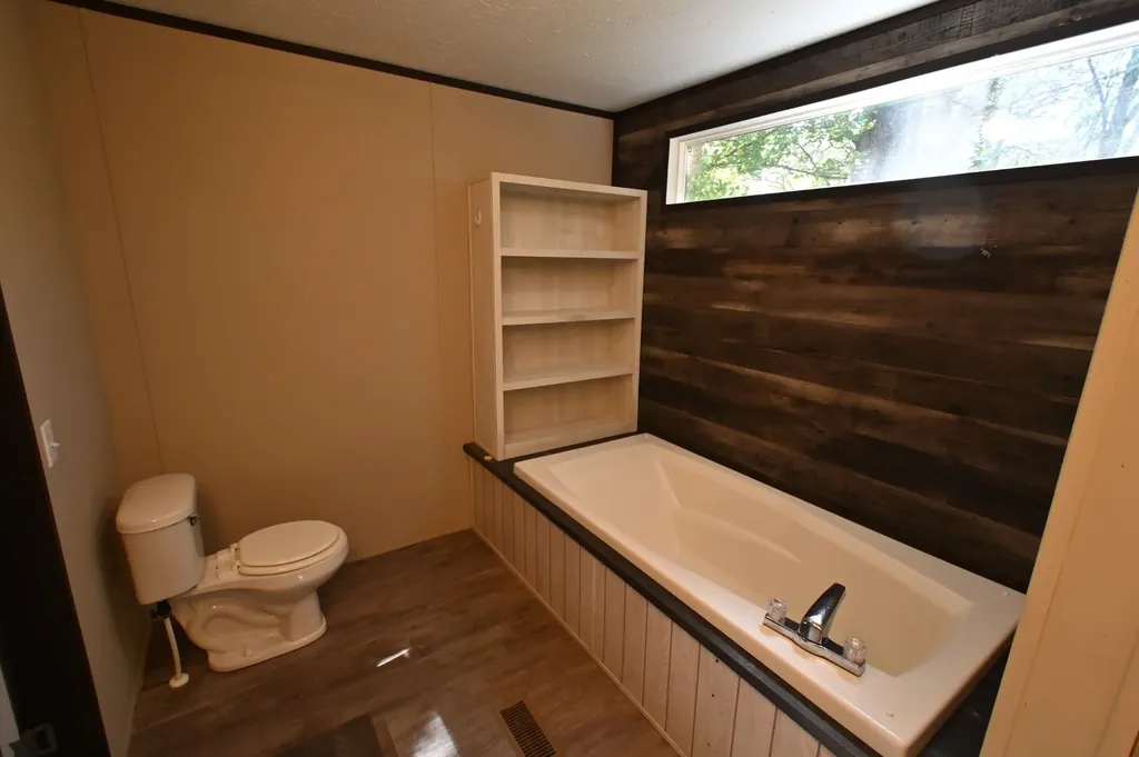 25 Marble Lane Linden TN 37096