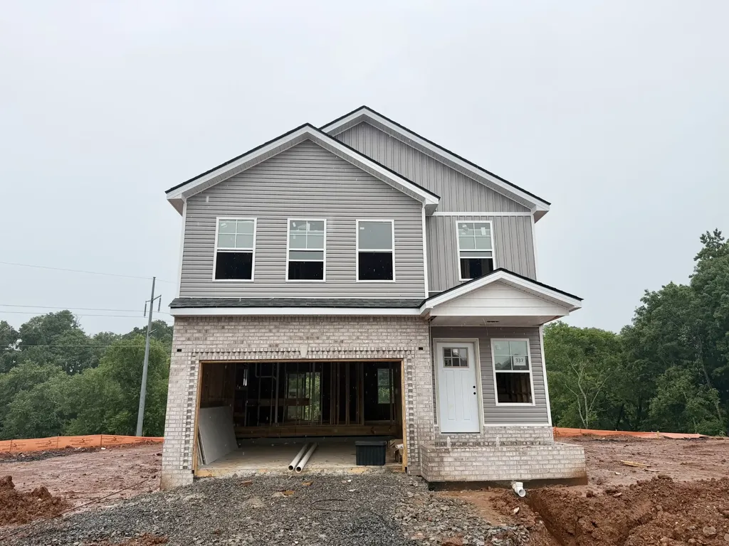 337 Cardinal Creek Clarksville TN 37040