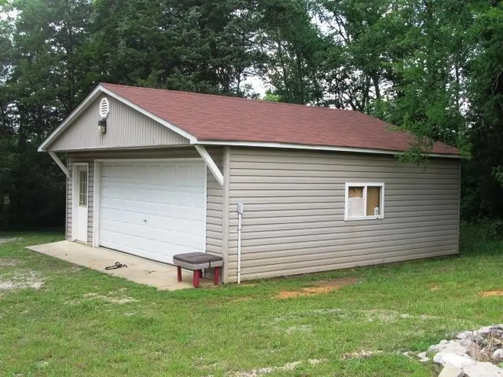 2628 Bristow Road Columbia TN 38401