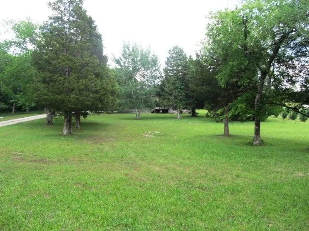 2628 Bristow Road Columbia TN 38401