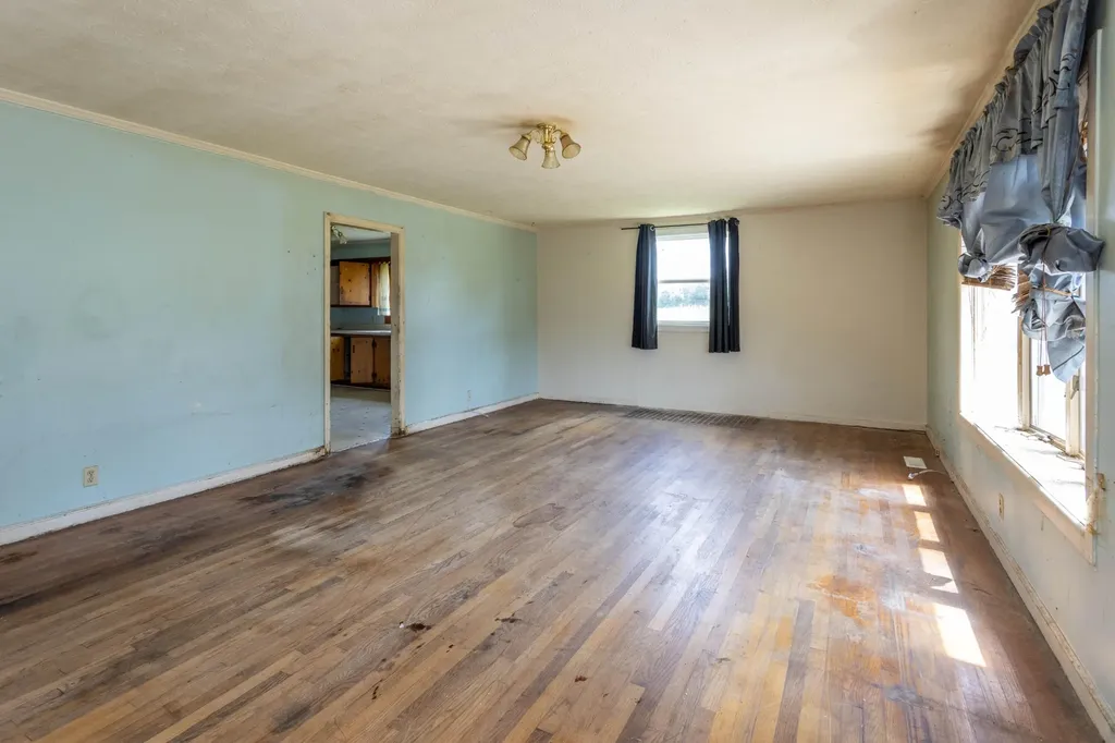 14329 Lower East Valley Road Pikeville TN 37367