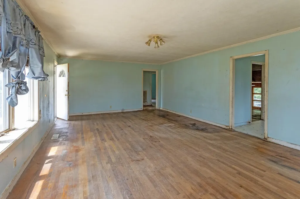 14329 Lower East Valley Road Pikeville TN 37367