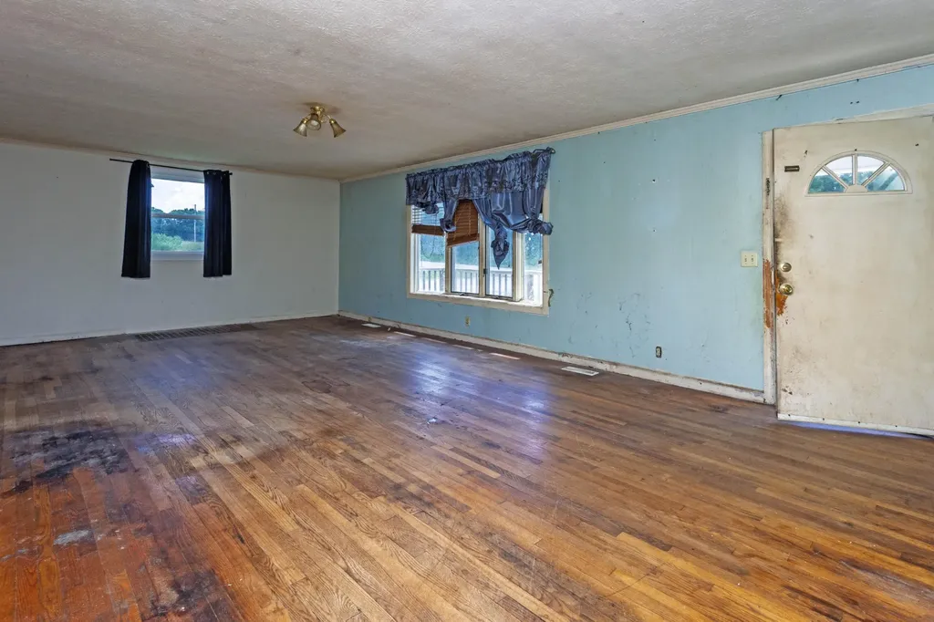 14329 Lower East Valley Road Pikeville TN 37367