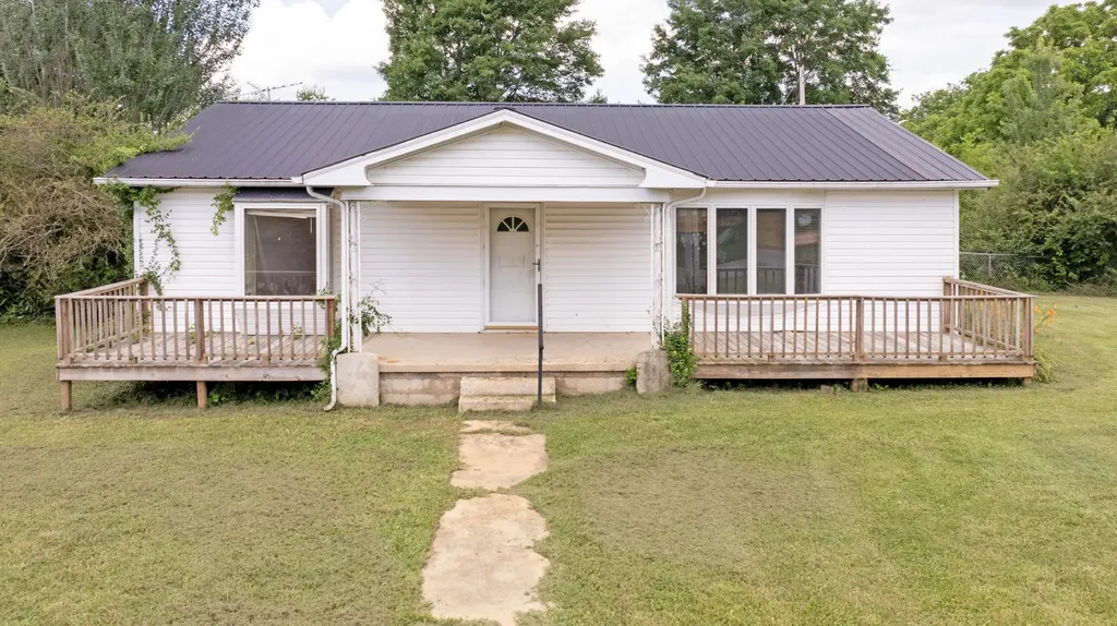 14329 Lower East Valley Road Pikeville TN 37367