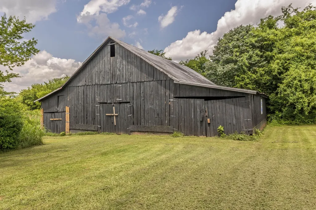 14329 Lower East Valley Road Pikeville TN 37367