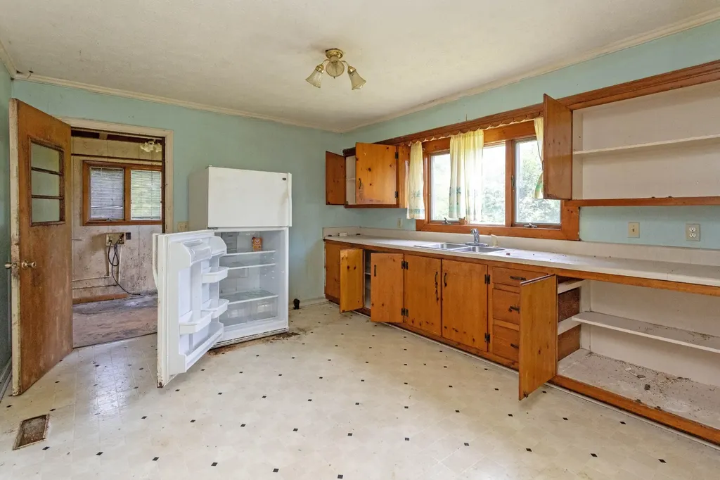 14329 Lower East Valley Road Pikeville TN 37367
