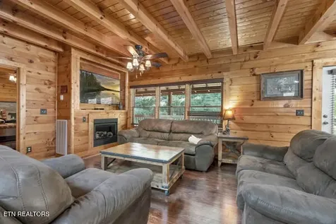 620 Chickasaw Gap Way Pigeon Forge TN 37863