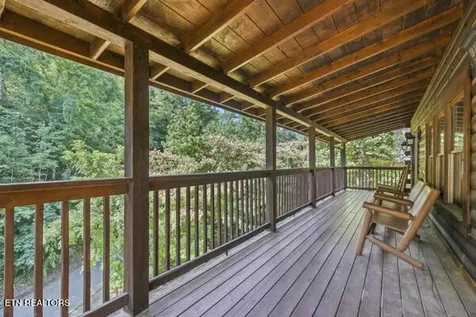 620 Chickasaw Gap Way Pigeon Forge TN 37863