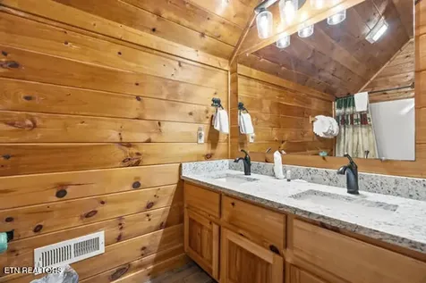 620 Chickasaw Gap Way Pigeon Forge TN 37863