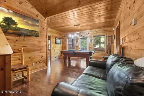 620 Chickasaw Gap Way Pigeon Forge TN 37863