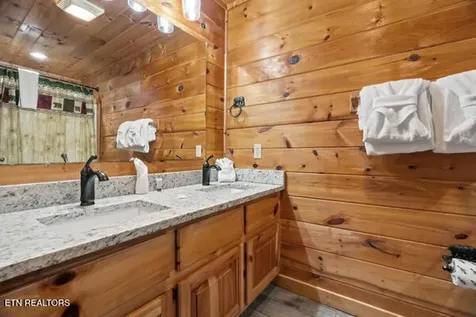 620 Chickasaw Gap Way Pigeon Forge TN 37863