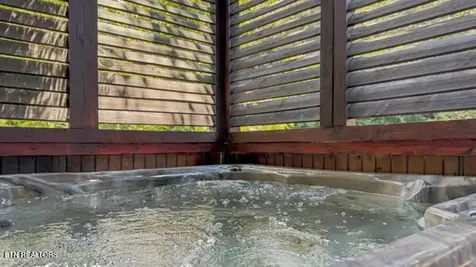 620 Chickasaw Gap Way Pigeon Forge TN 37863