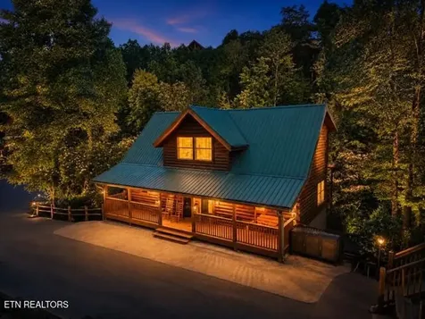620 Chickasaw Gap Way Pigeon Forge TN 37863
