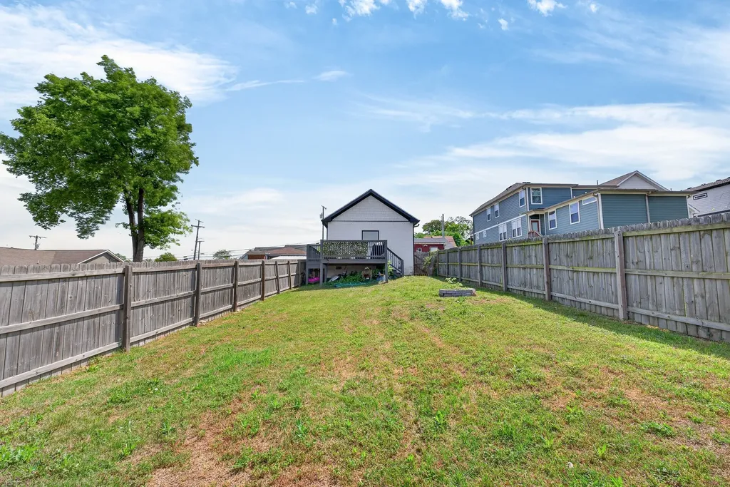 615 39th Ave, N Nashville TN 37209