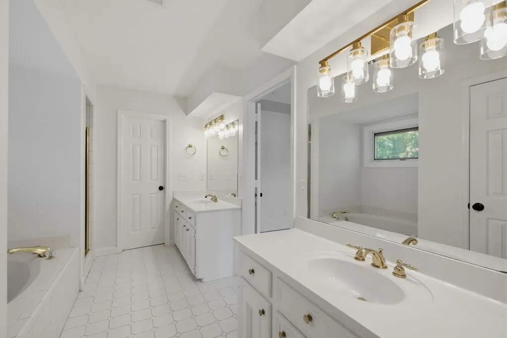 72 Ravenwood Hills Circle Nashville TN 37215