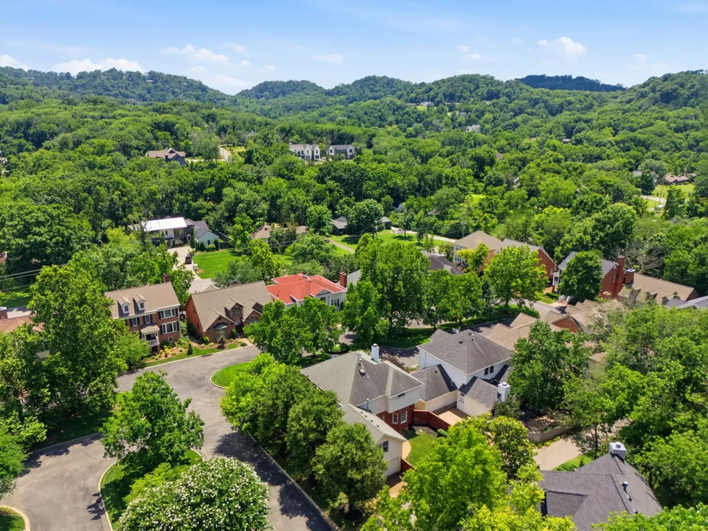 72 Ravenwood Hills Circle Nashville TN 37215