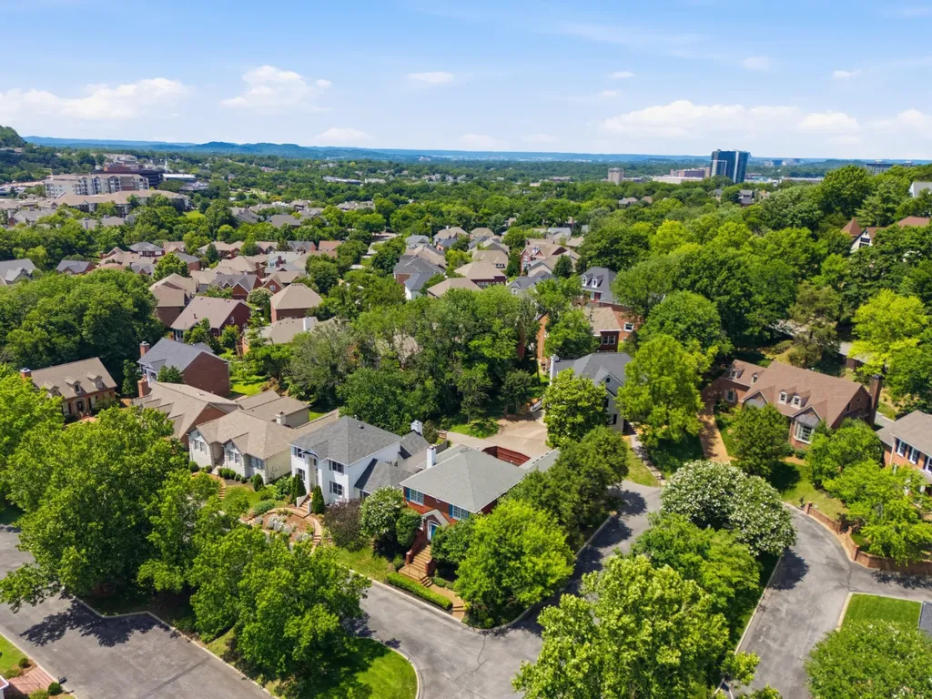 72 Ravenwood Hills Circle Nashville TN 37215