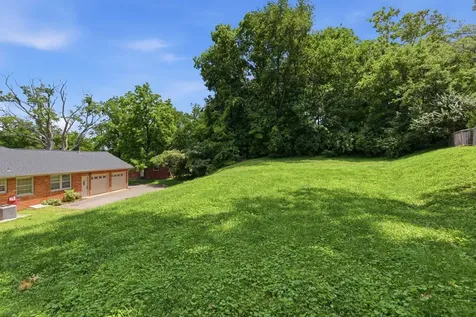 461 Manley Drive Nashville TN 37220