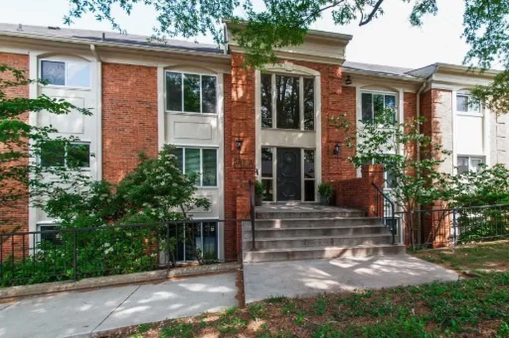 4487 Post Place Nashville TN 37205