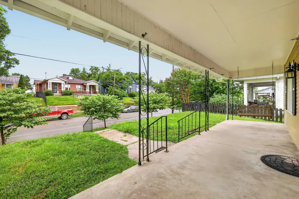 1609 Shelby Avenue Nashville TN 37206