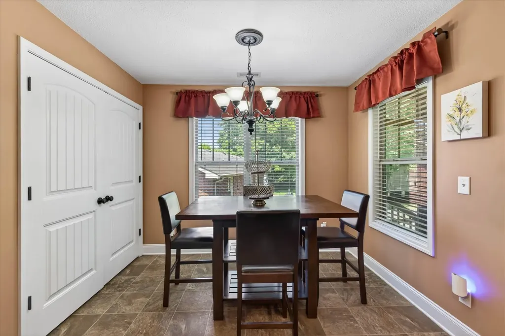 2852 Kettle Court Clarksville TN 37043