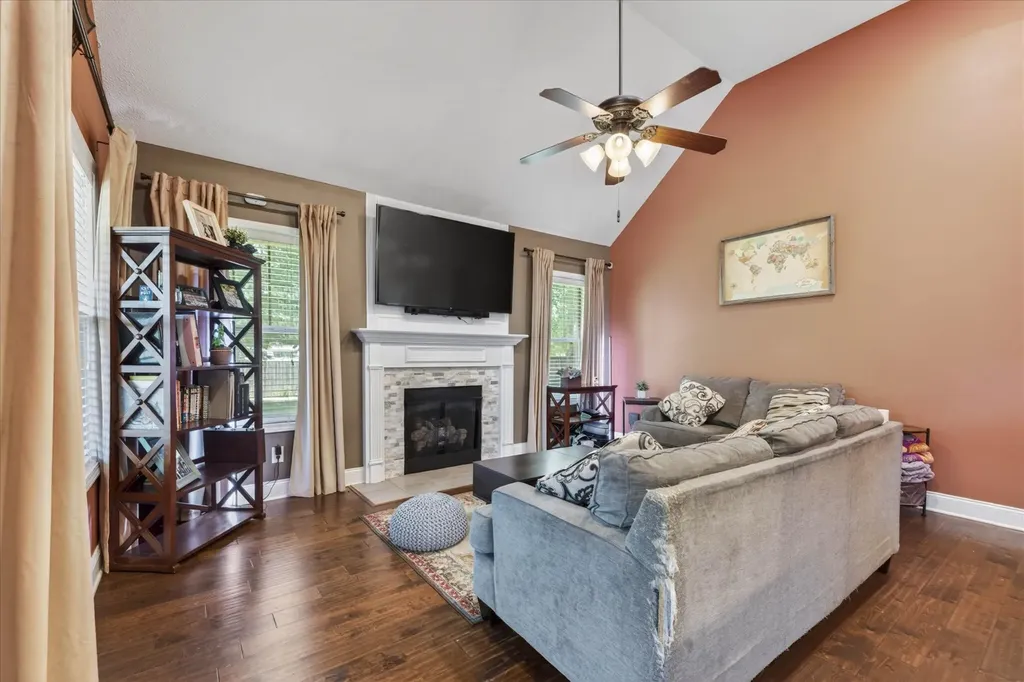 2852 Kettle Court Clarksville TN 37043