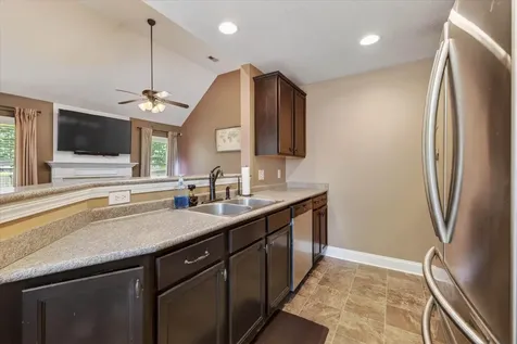 2852 Kettle Court Clarksville TN 37043
