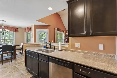 2852 Kettle Court Clarksville TN 37043