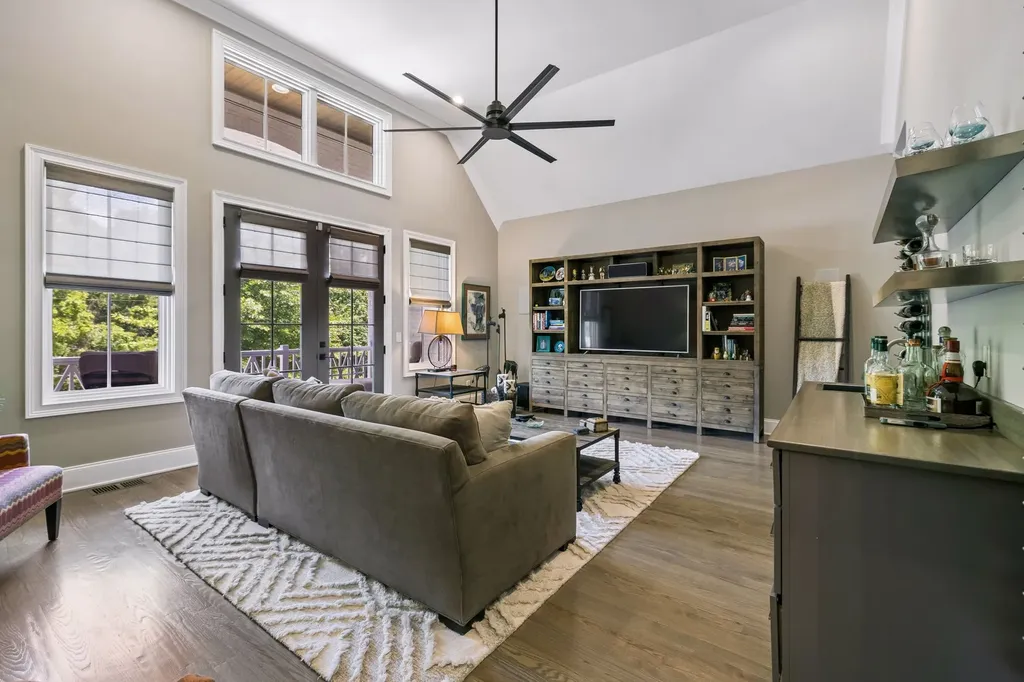 3815A Woodmont Lane Nashville TN 37215