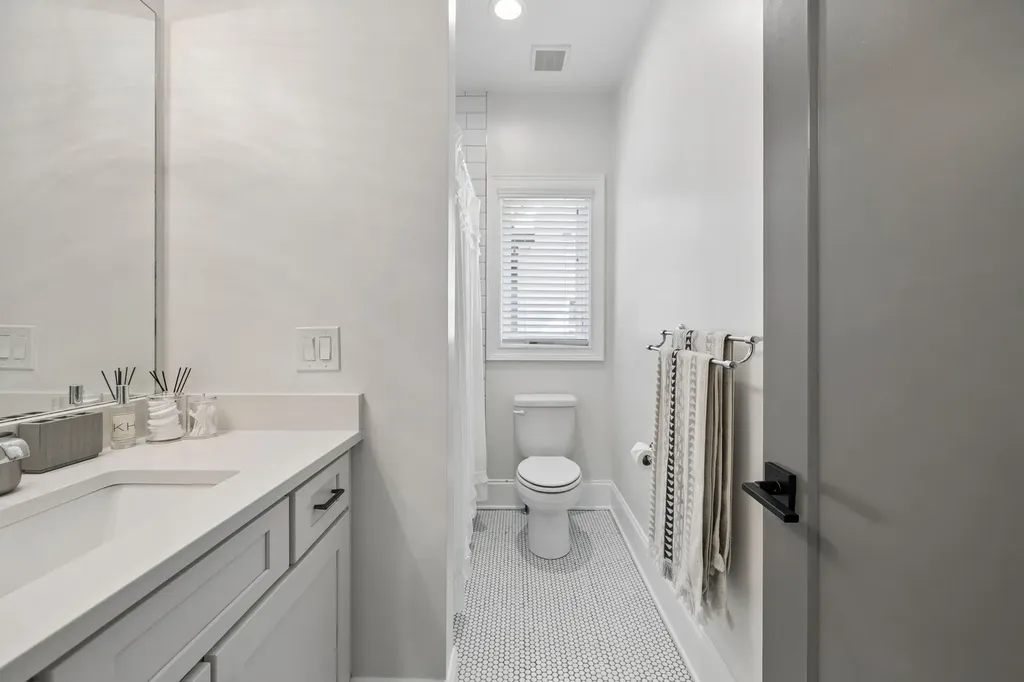 3815A Woodmont Lane Nashville TN 37215