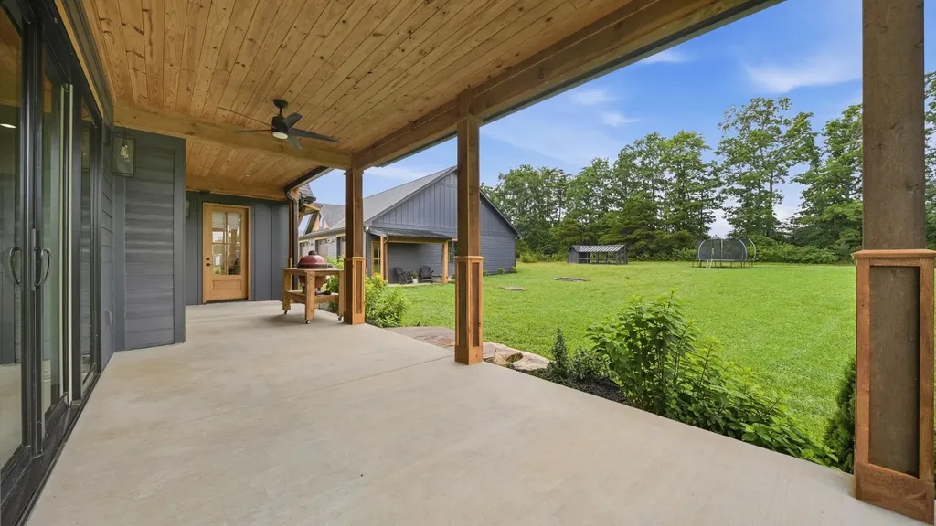 346 Palmer Rock Quarry Road Graysville TN 37338