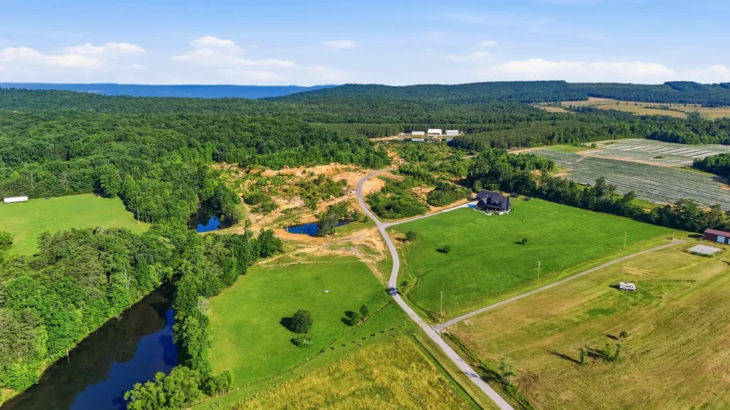346 Palmer Rock Quarry Road Graysville TN 37338