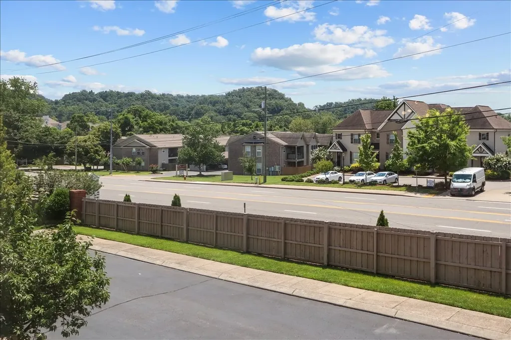 7252 Highway 70 S Nashville TN 37221